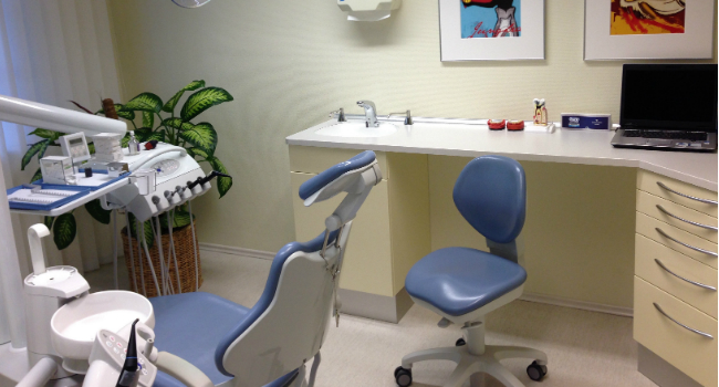 Behandlungsraum der Zahnarztpraxis